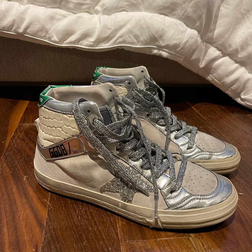 Golden Goose sneakers in amazing condition!!